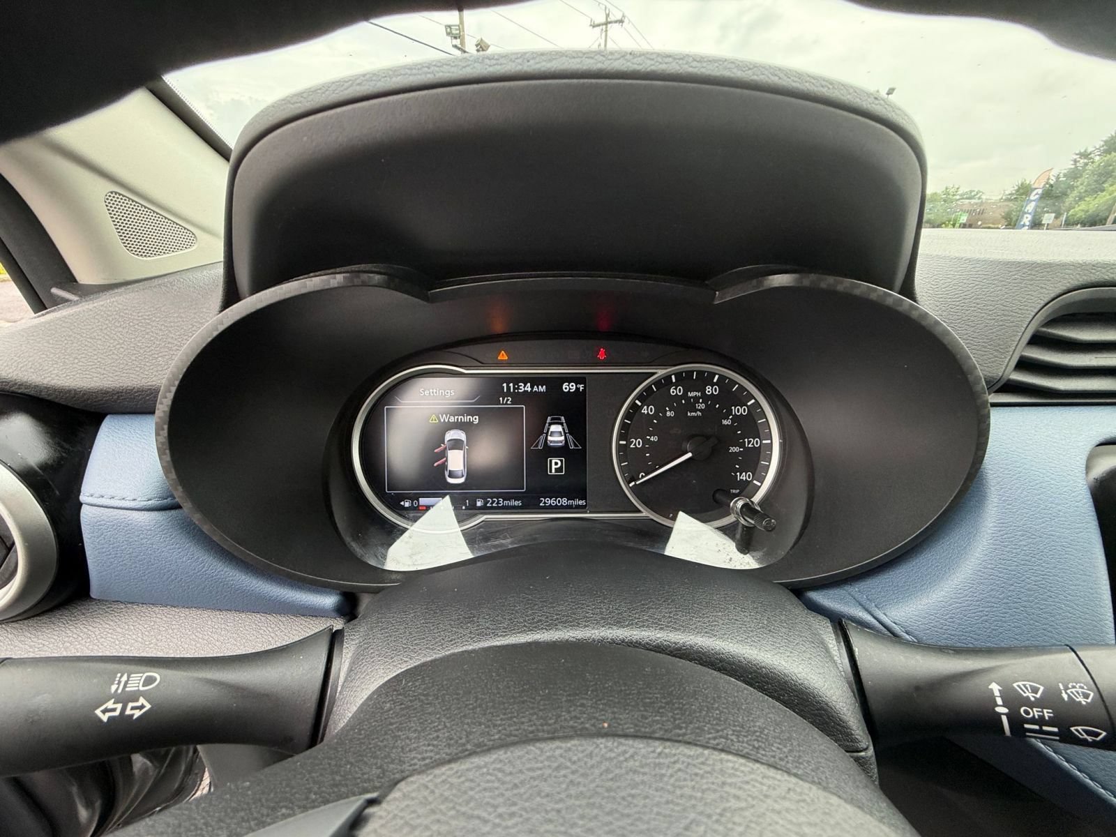 Used 2025 Nissan Versa SV FWD image 38