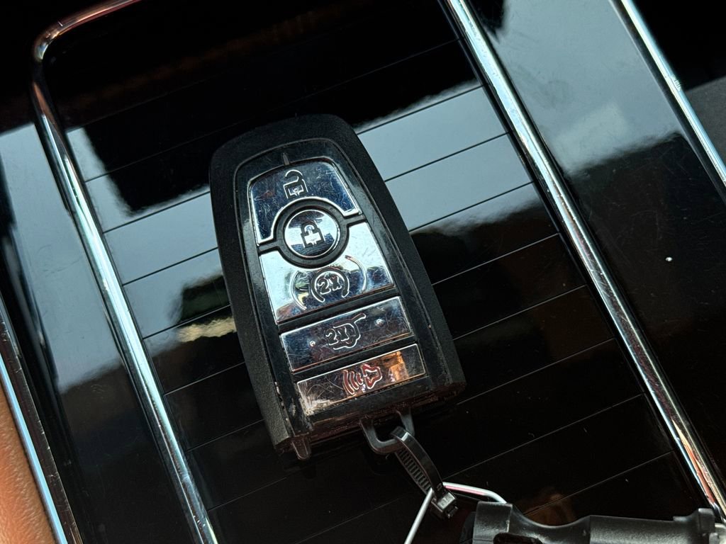 Used 2022 Lincoln Aviator Black Label w/ Dynamic Handling Package AWD/4WD image 13