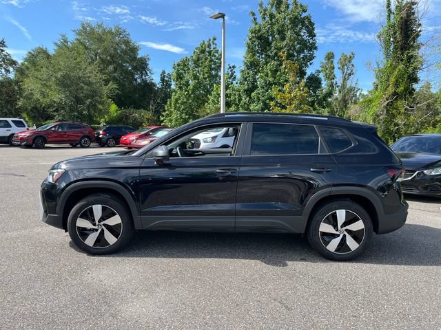 Certified 2025 Volkswagen Taos S AWD/4WD image 4