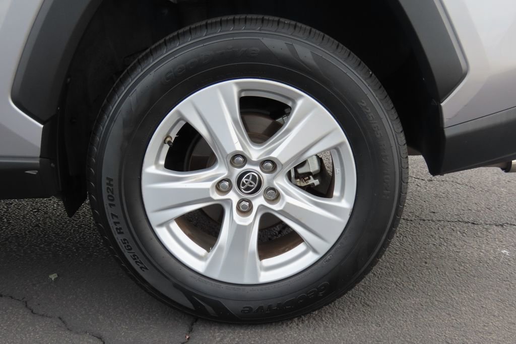Certified 2019 Toyota RAV4 XLE image 31