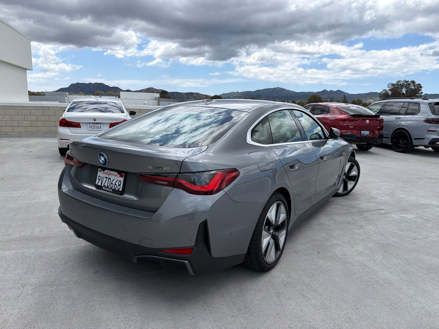 Used 2025 BMW i4 eDrive40 w/ Parking Assistance Package RWD image 4