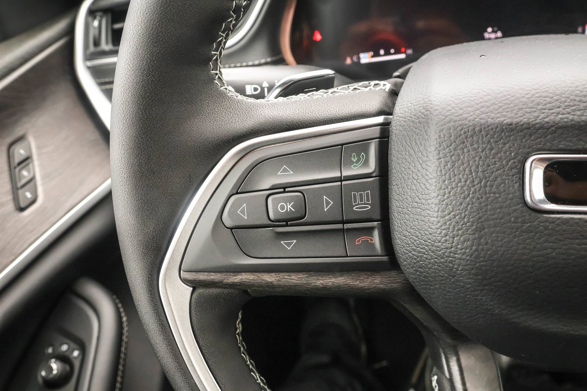 New 2025 Jeep Grand Cherokee Limited image 22