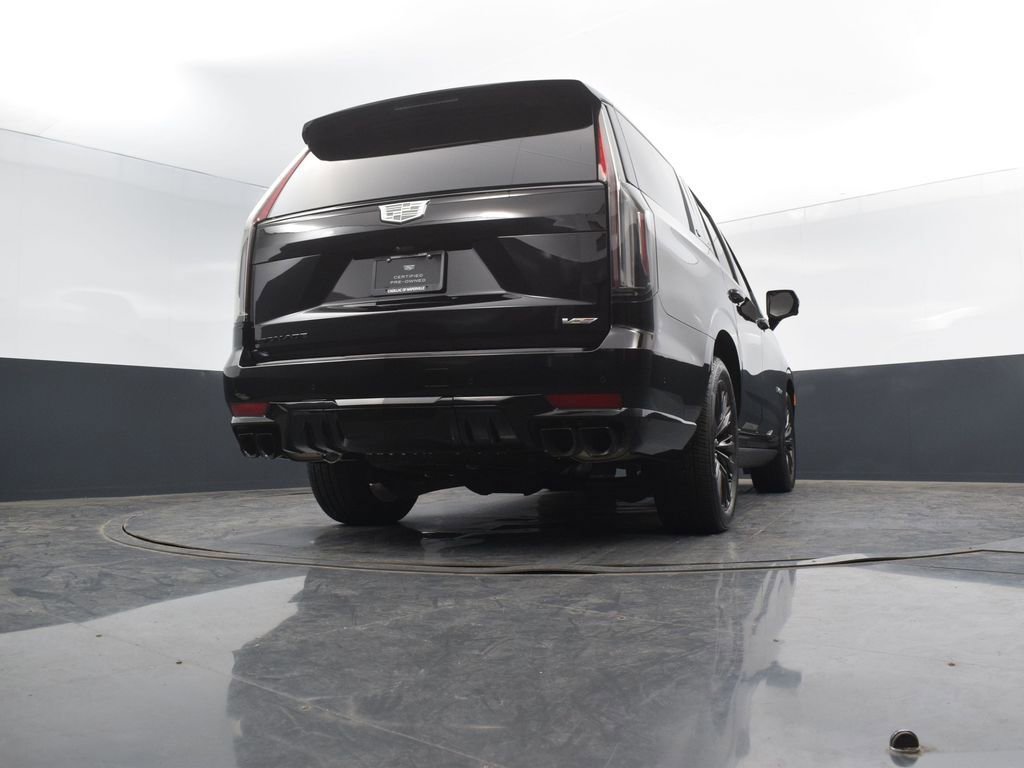 Used 2024 Cadillac Escalade V w/ LPO, ONYX Package image 61