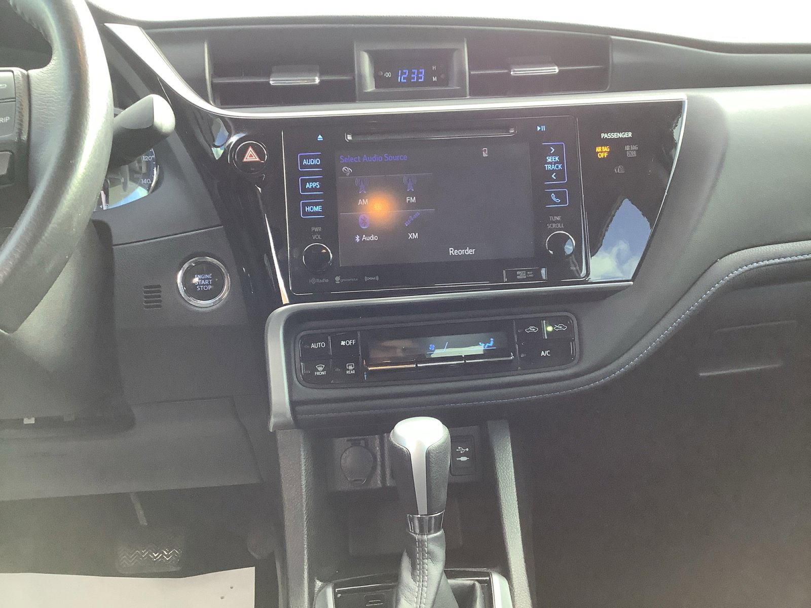 Used 2017 Toyota Corolla XSE image 11