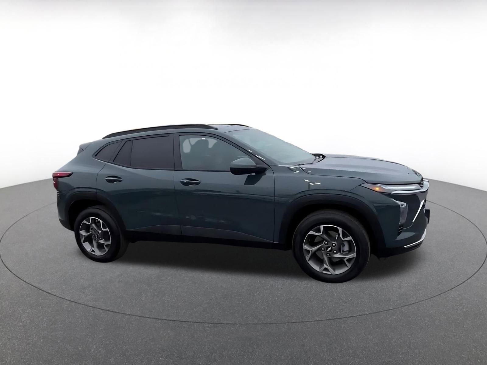 Used 2025 Chevrolet Trax LT w/ LT Convenience Package video 2