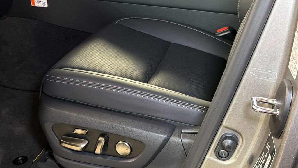 New 2026 Lexus LX 700h Luxury image 28