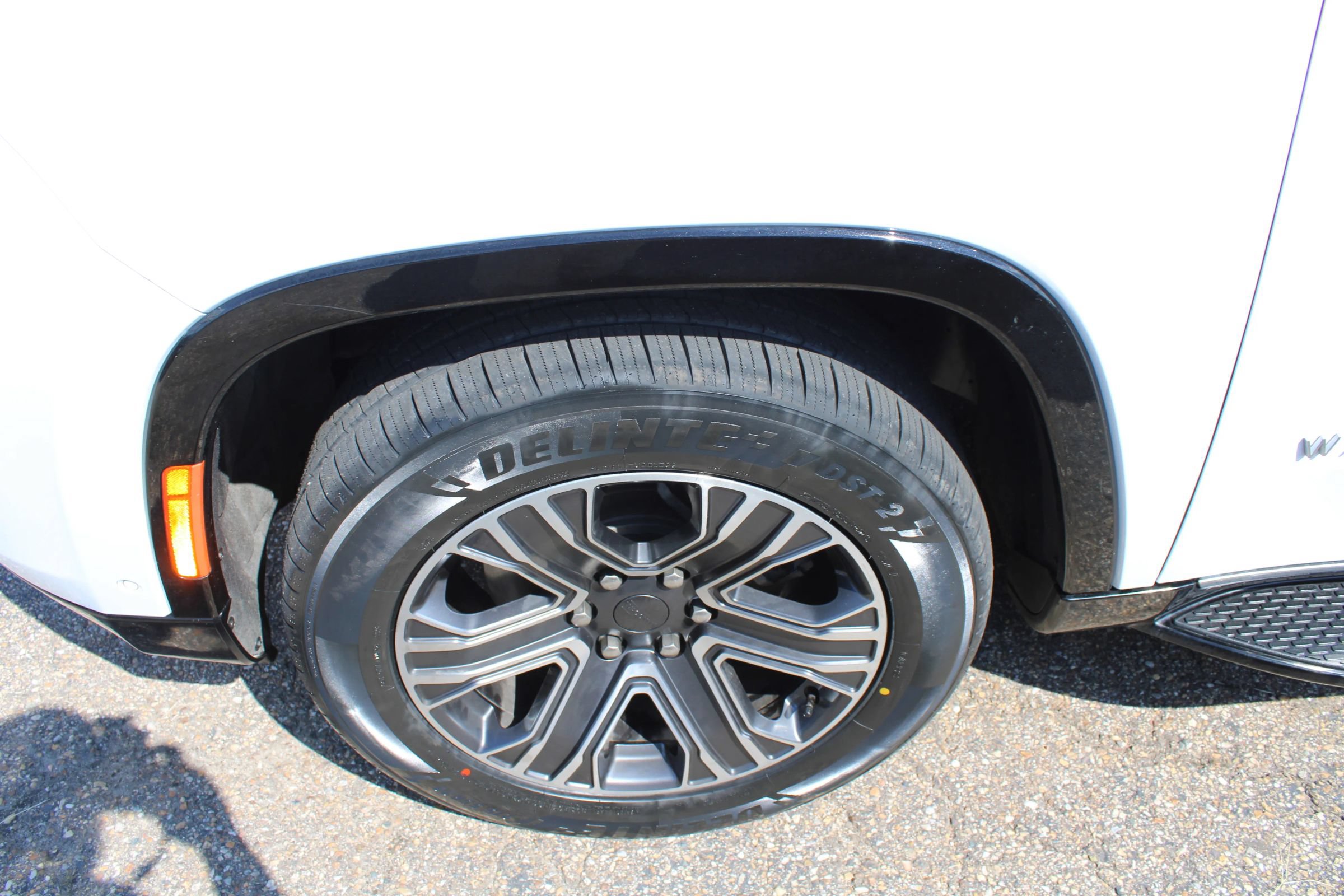 Used 2024 Jeep Wagoneer L Series II w/ Flexible Seating Group AWD/4WD image 31