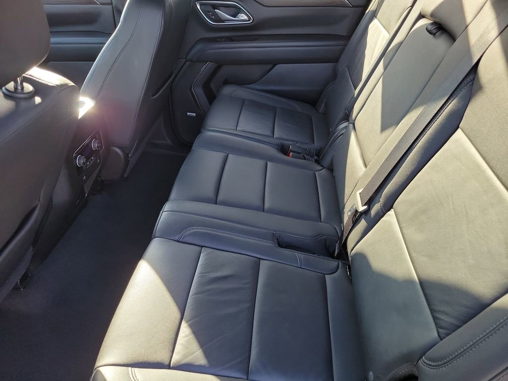 Used 2024 Chevrolet Suburban LT image 15
