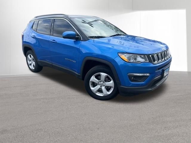 Used 2018 Jeep Compass Latitude w/ Popular Equipment Group AWD/4WD image 3