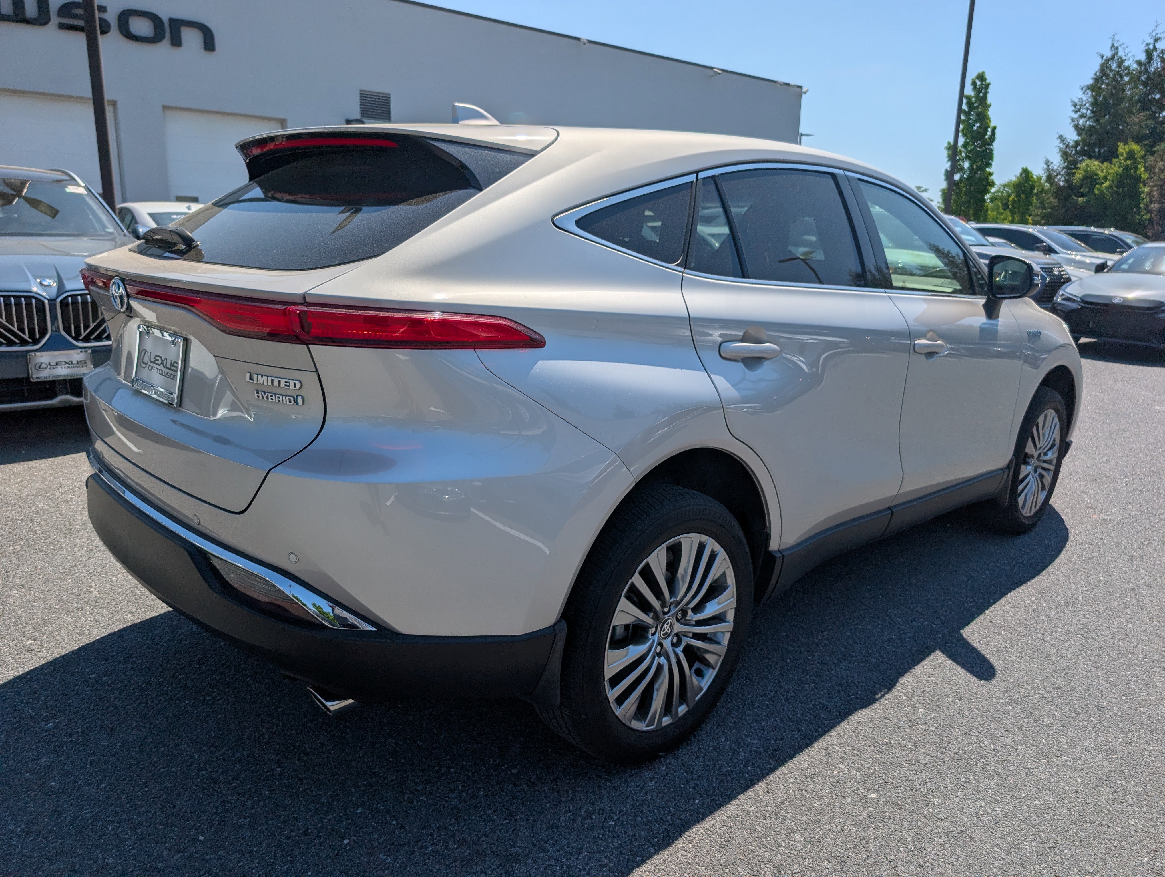 Used 2021 Toyota Venza Limited w/ Advanced Technology Package AWD/4WD image 3