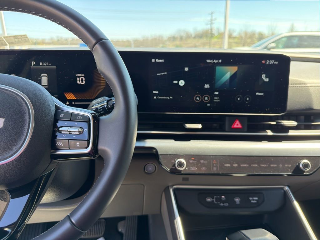 Certified 2025 Kia Carnival image 15