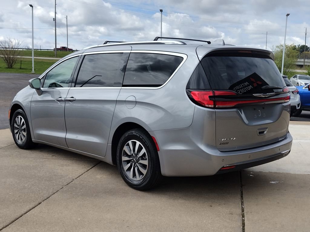 Used 2021 Chrysler Pacifica Touring-L FWD image 18