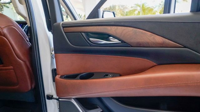 Used 2019 Cadillac Escalade ESV Premium Luxury RWD image 87