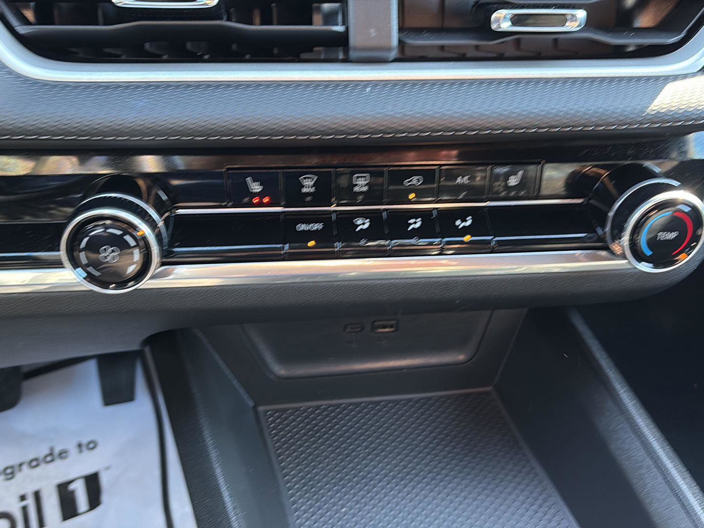 Used 2025 Chevrolet Equinox LT image 24