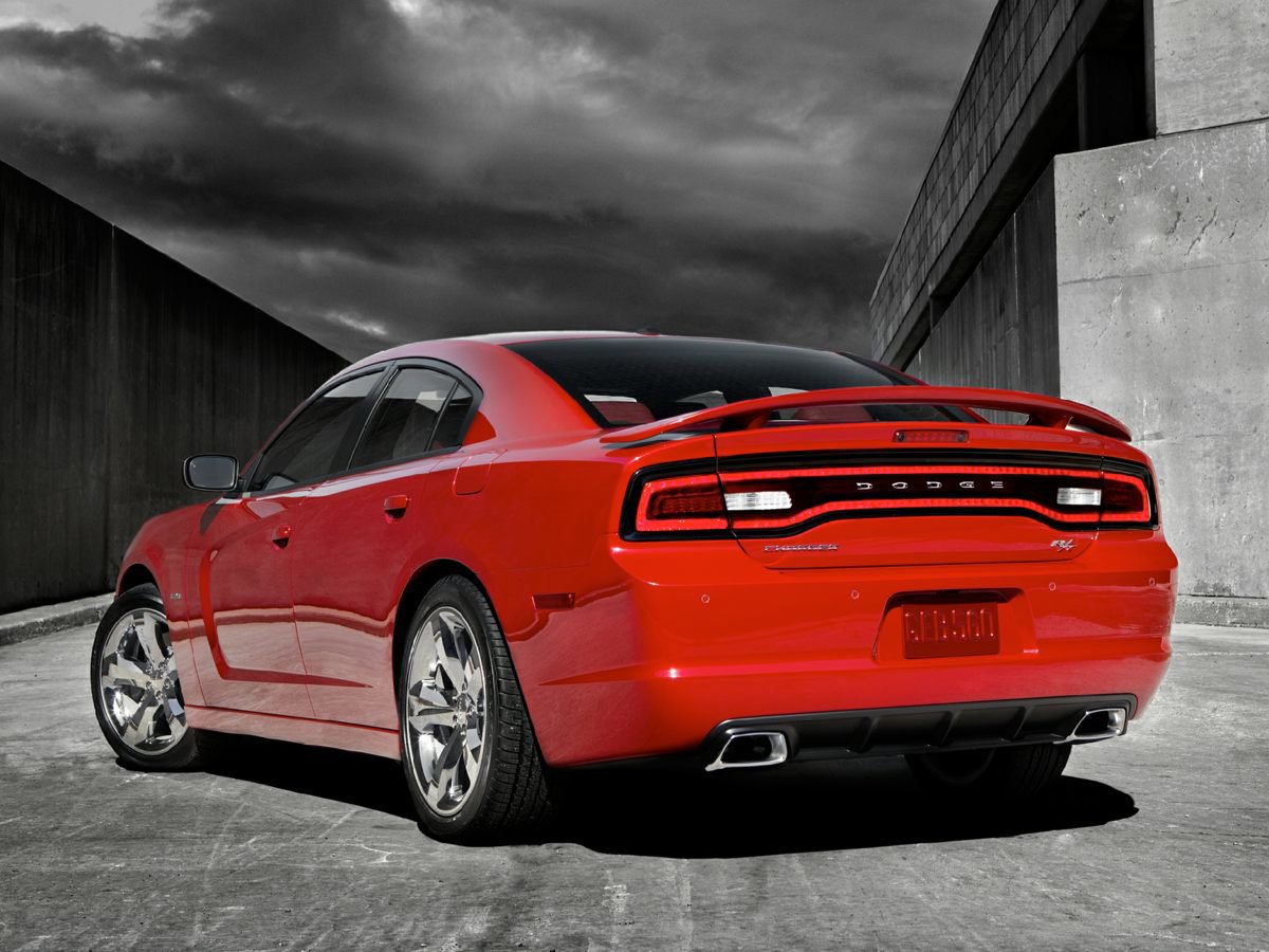 Used 2013 Dodge Charger SE w/ Connectivity Group