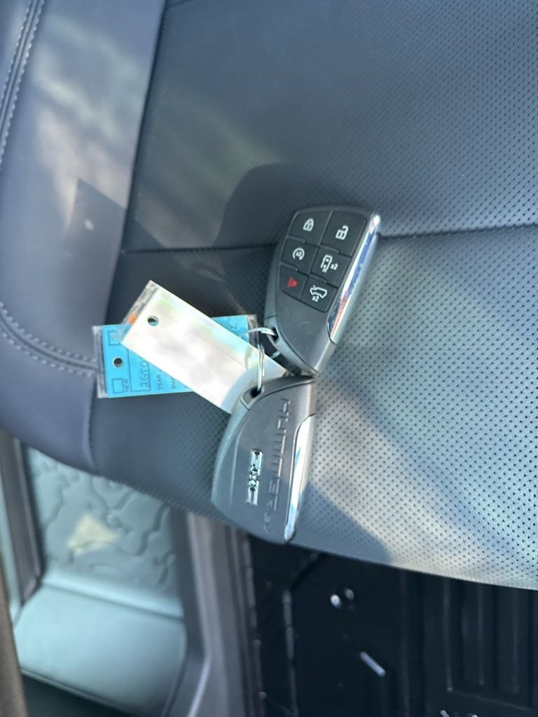 Used 2025 GMC Hummer EV 3X w/ LPO, Illumination Package image 39
