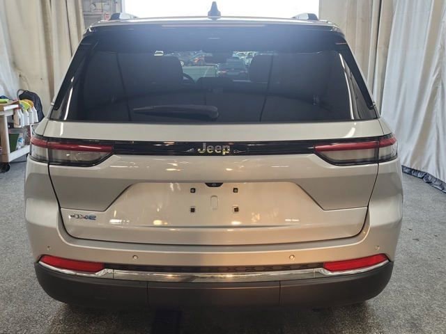 Used 2022 Jeep Grand Cherokee Limited 4xe w/ Luxury Tech Group II image 6