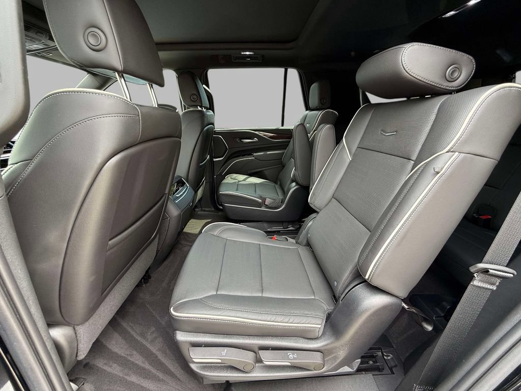 Used 2022 Cadillac Escalade Premium Luxury AWD/4WD image 20