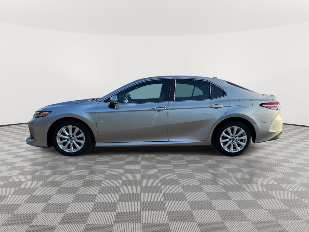 Used 2019 Toyota Camry LE w/ Convenience Package FWD image 4