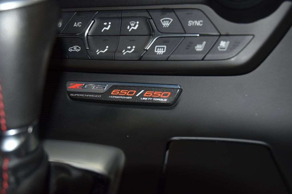 Used 2015 Chevrolet Corvette Z06 w/ 3LZ Preferred Equipment Group image 39