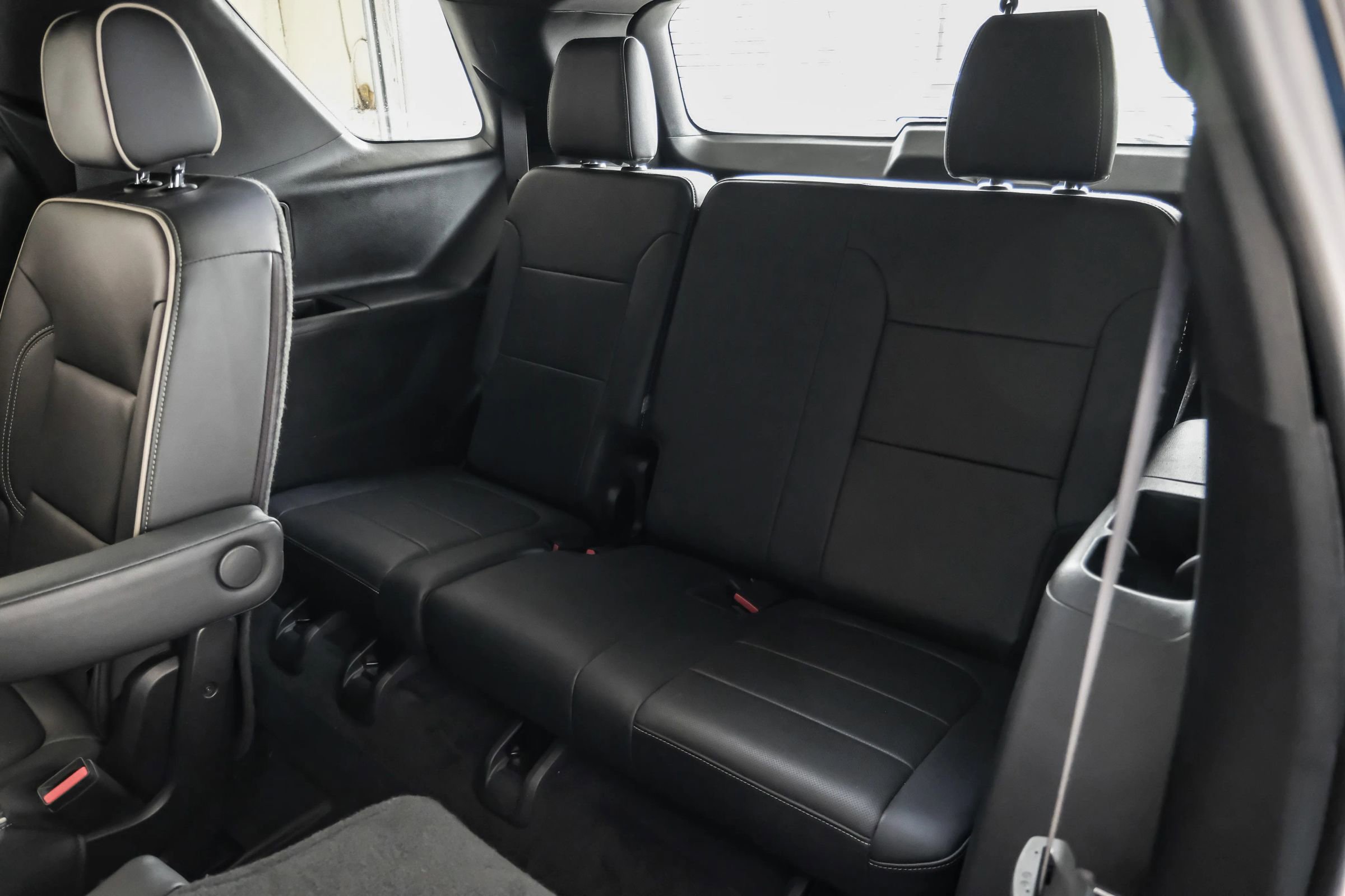 Used 2022 Chevrolet Traverse Premier w/ Redline Edition FWD image 50