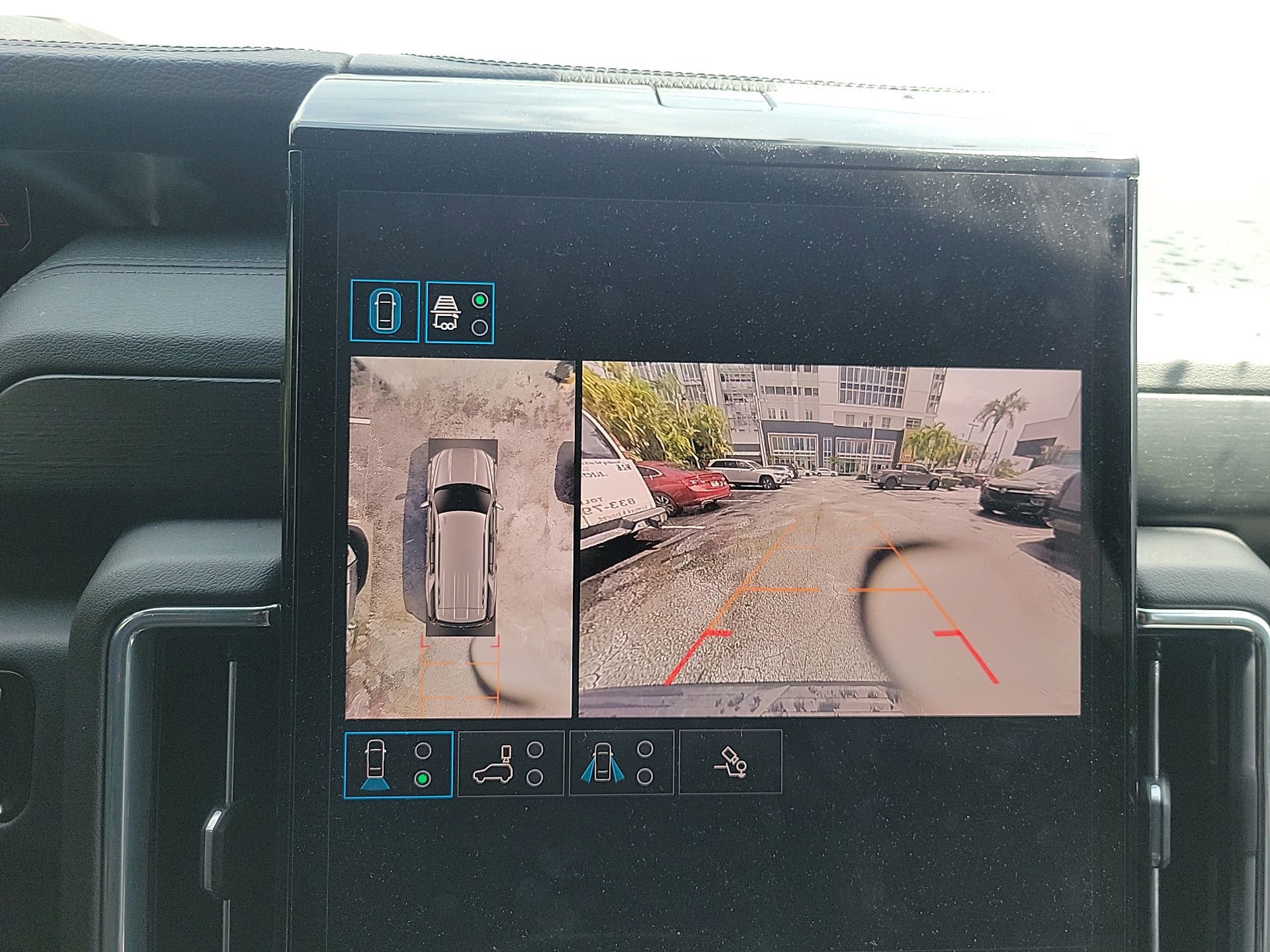 Used 2025 GMC Yukon Denali AWD/4WD image 36