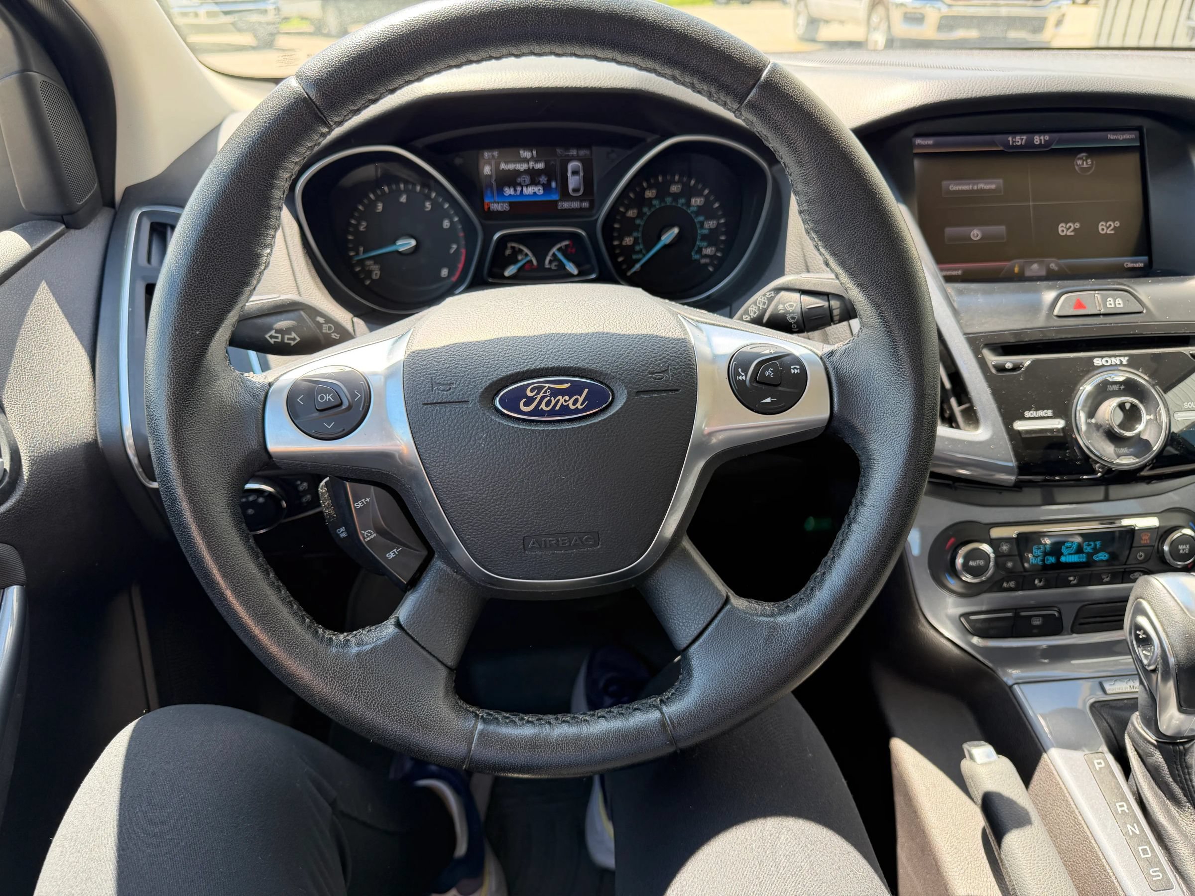 Used 2014 Ford Focus Titanium FWD image 11