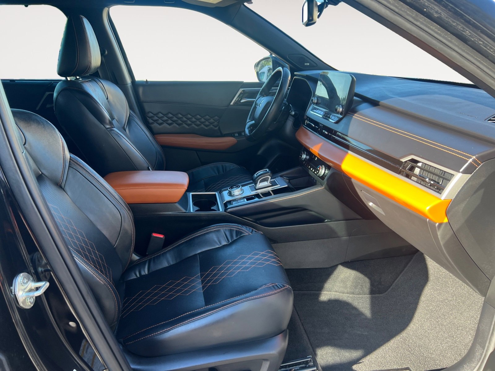 Used 2022 Mitsubishi Outlander SEL image 15