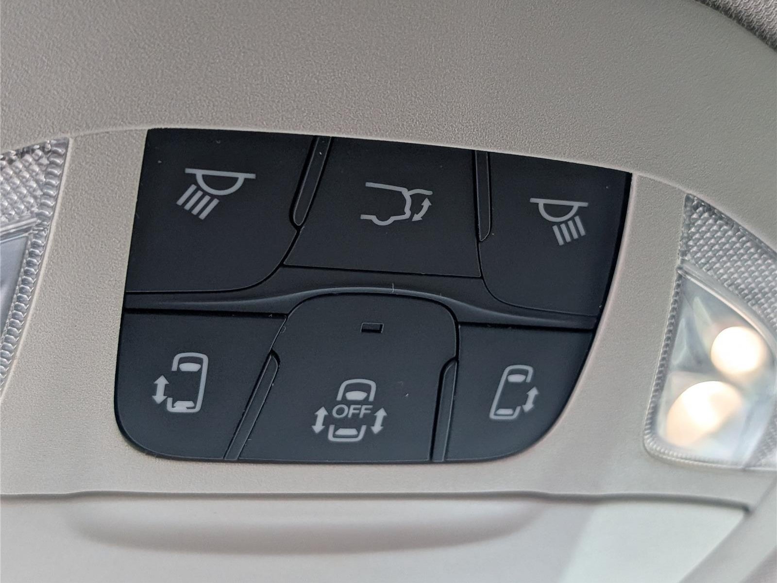 Used 2023 Chrysler Pacifica Touring-L FWD image 30