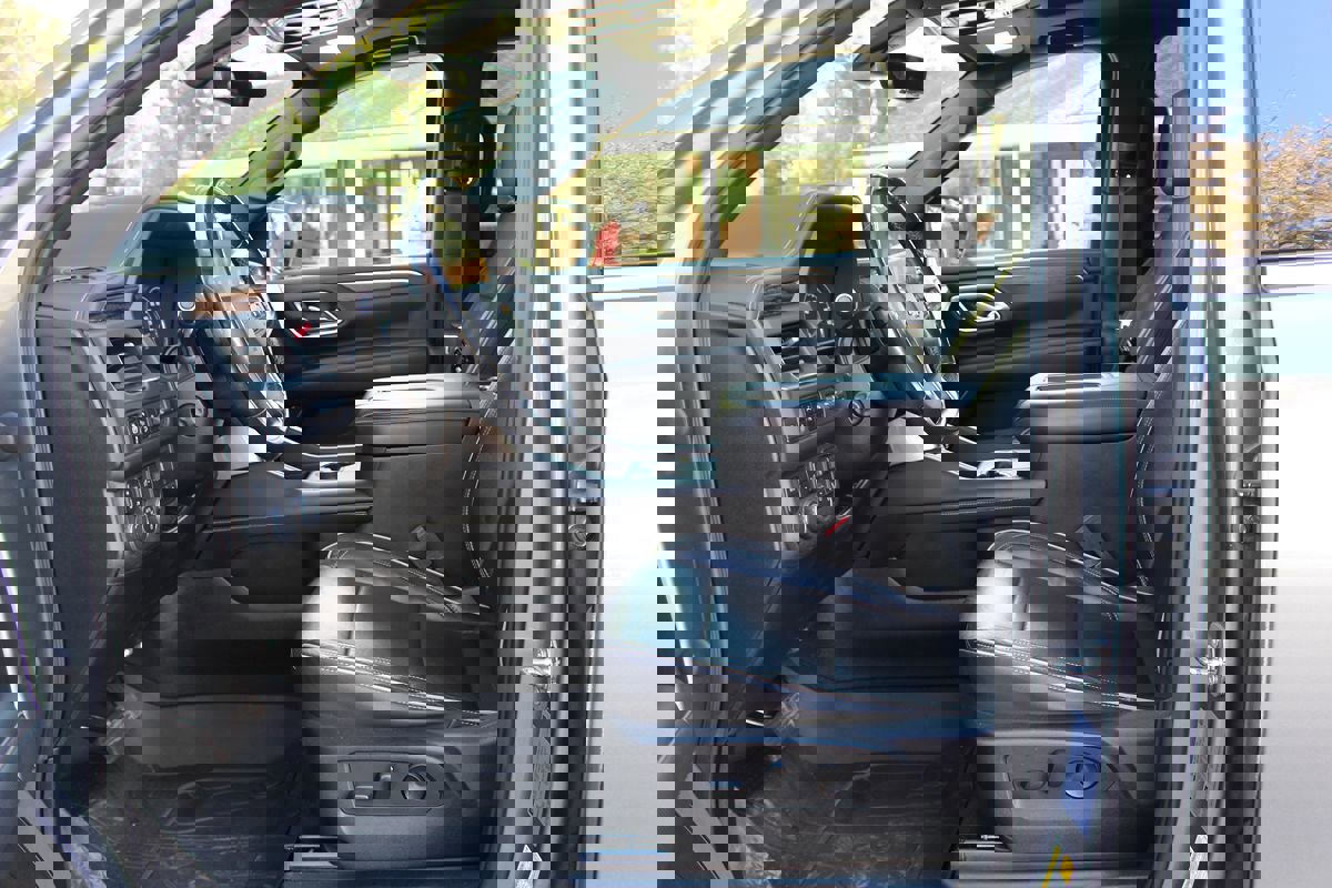 Used 2021 Chevrolet Tahoe Premier w/ Premium Package image 8