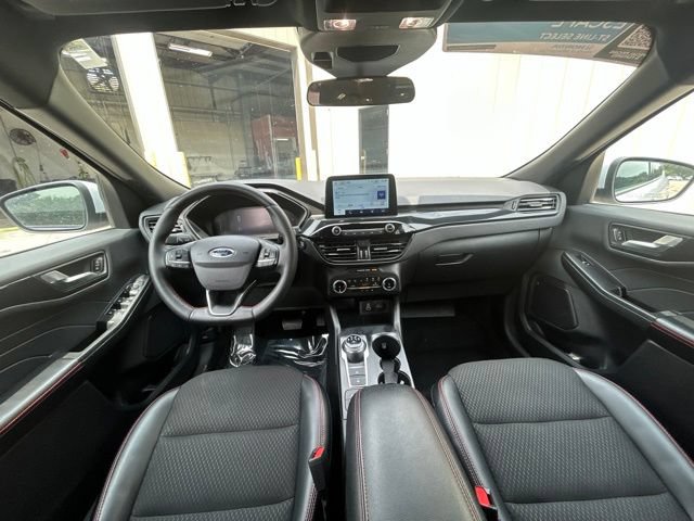 Used 2025 Ford Escape ST-Line Select AWD/4WD image 18