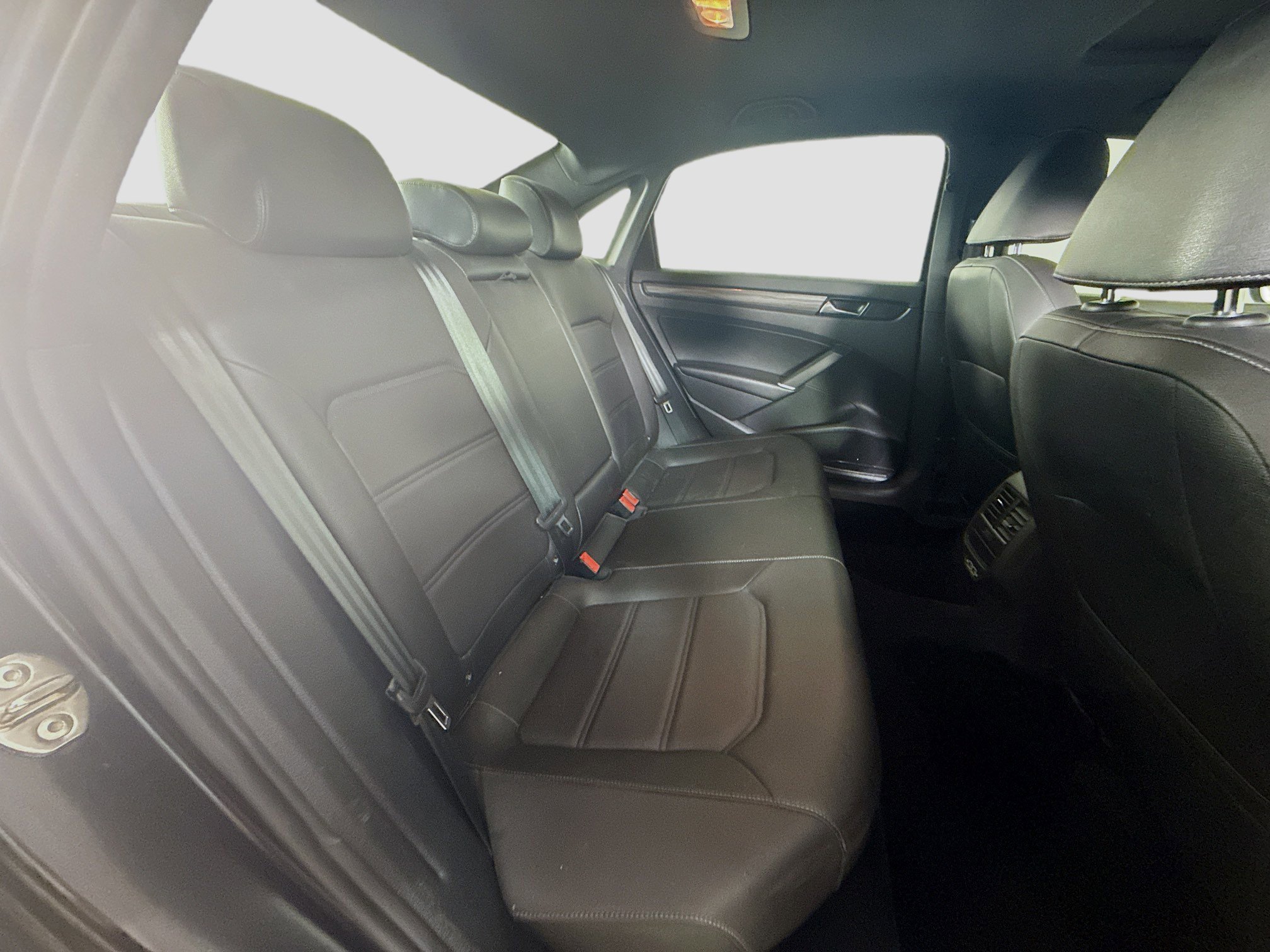 Used 2021 Volkswagen Passat 2.0T R-Line image 27