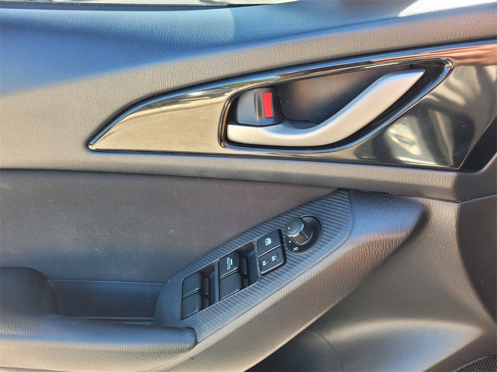 Used 2016 MAZDA MAZDA3 i Sport w/ Preferred Equipment Package image 19