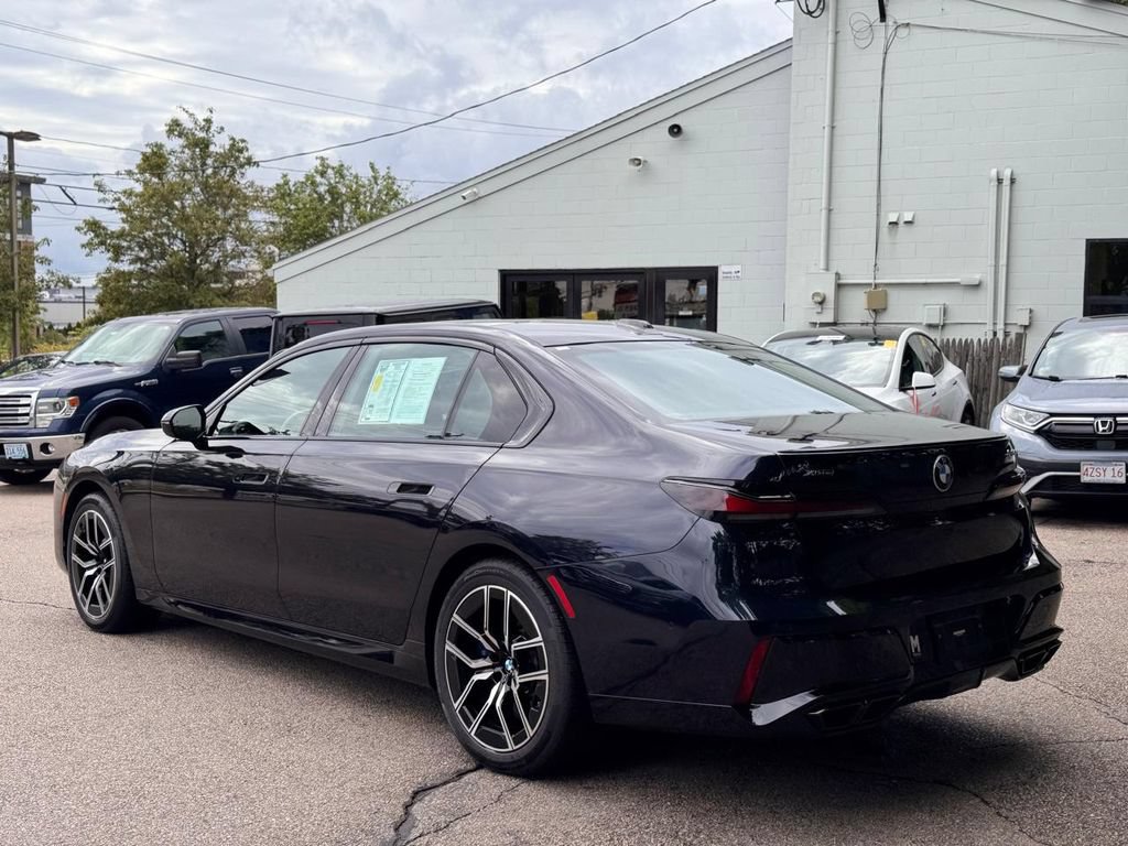 Used 2023 BMW 760i xDrive w/ Parking Assistance Package AWD/4WD image 4