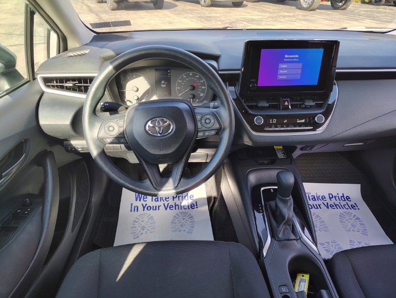 Used 2025 Toyota Corolla LE w/ LE Premium Package FWD image 25