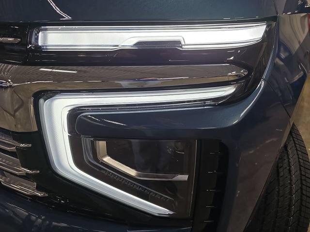 New 2026 Chevrolet Suburban Premier w/ Sun And Tow Package AWD/4WD image 34