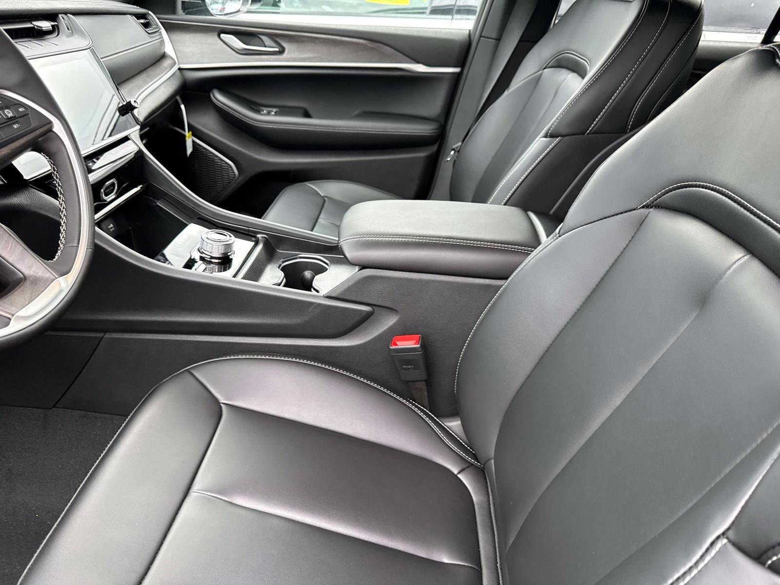 New 2026 Jeep Grand Cherokee Limited image 11