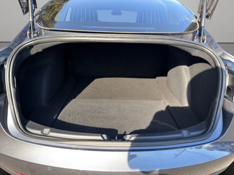 Used 2018 Tesla Model 3 Long Range image 11