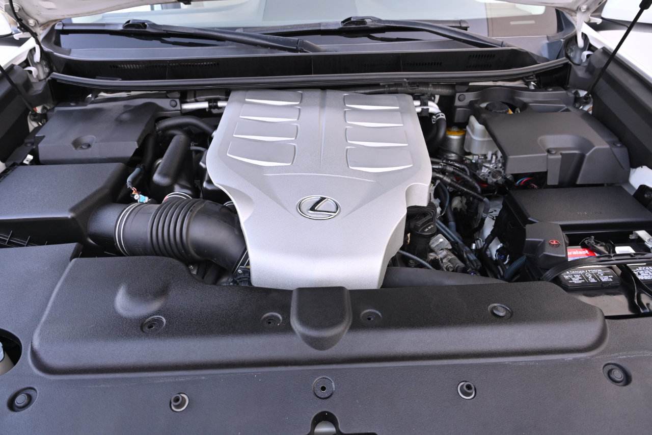 Used 2015 Lexus GX 460 w/ Premium Package AWD/4WD image 30