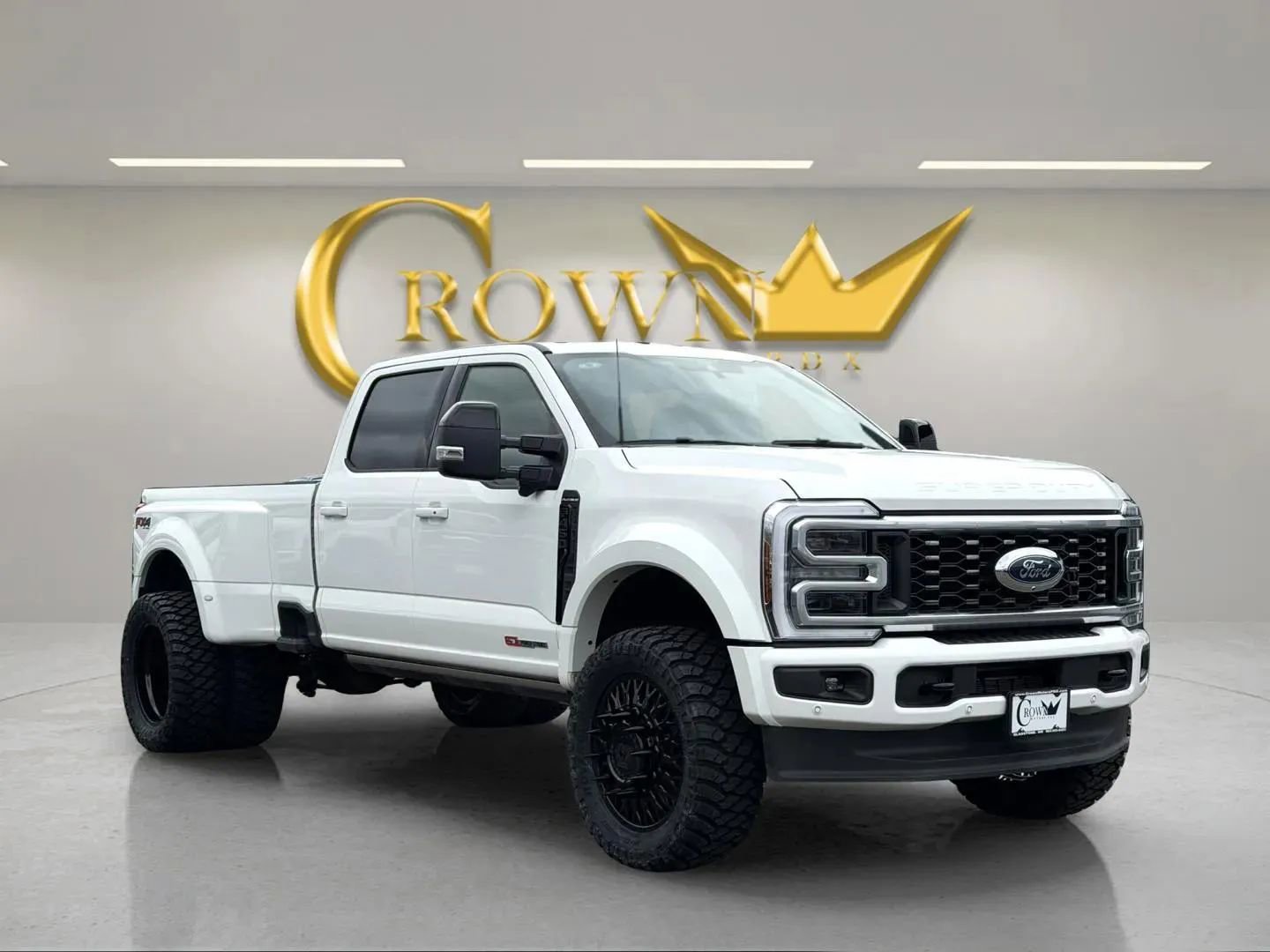 Used 2026 Ford F450 Platinum w/ FX4 Off-Road Package image 5