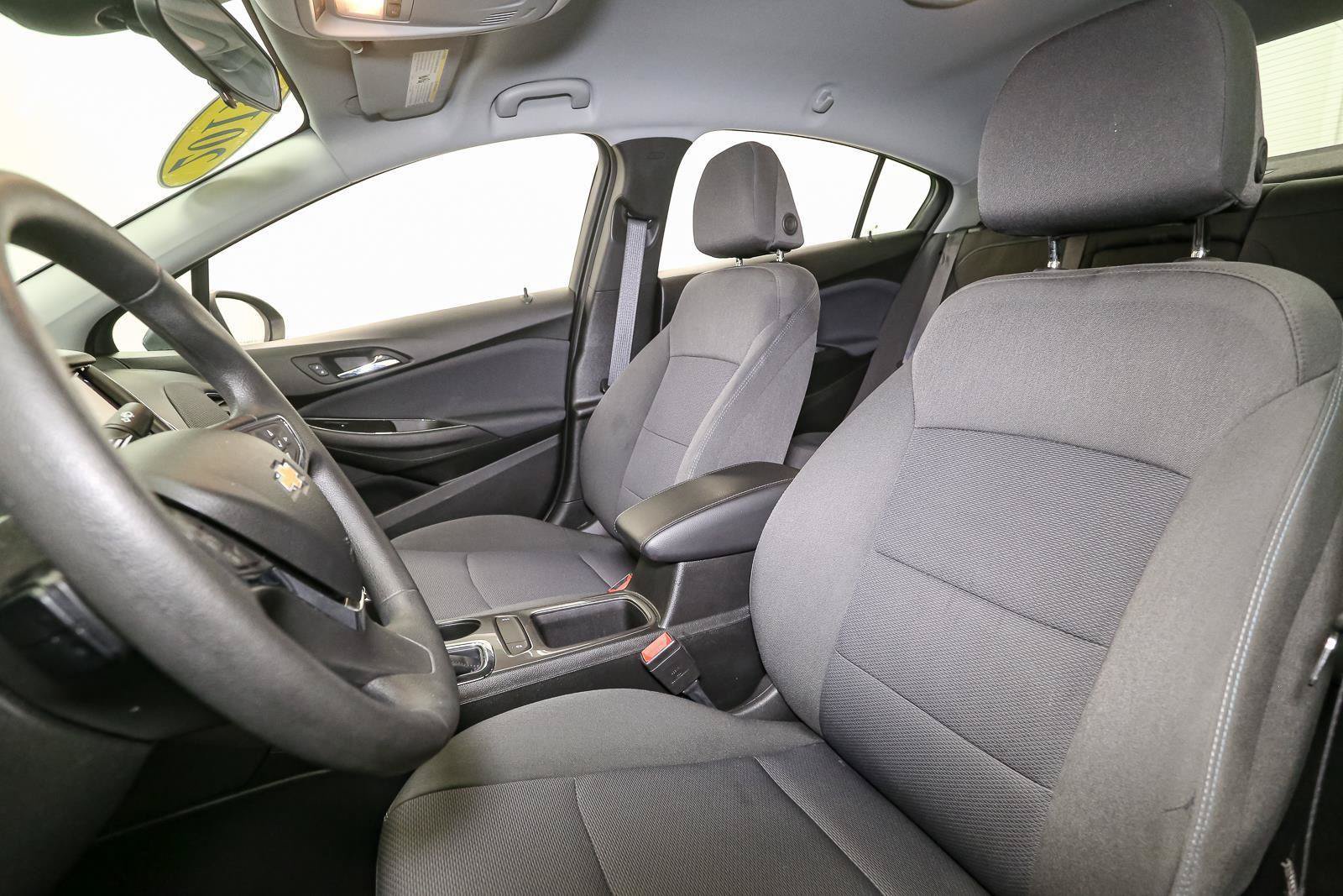 Used 2019 Chevrolet Cruze LT FWD image 37
