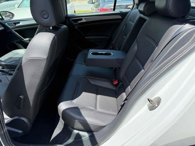 Used 2015 Volkswagen Golf S FWD image 6