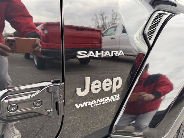 Used 2021 Jeep Wrangler Unlimited Sahara w/ Uconnect 4C Nav & Sound Group AWD/4WD image 9
