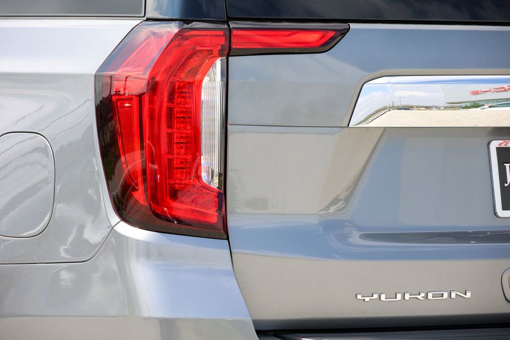 Used 2022 GMC Yukon SLE w/ Gmc Pro Safety Plus Package AWD/4WD image 11