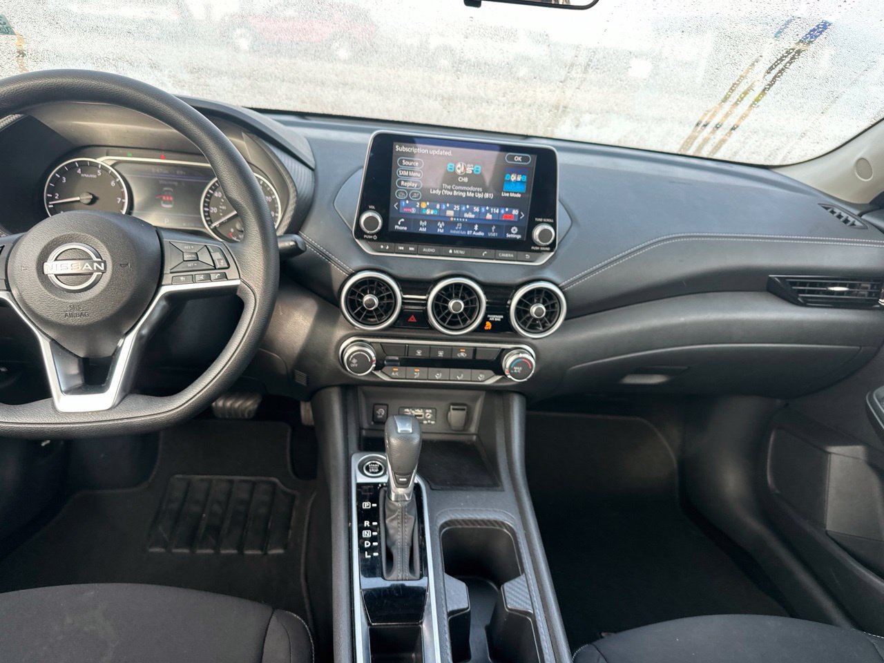 Used 2025 Nissan Sentra SV FWD image 10