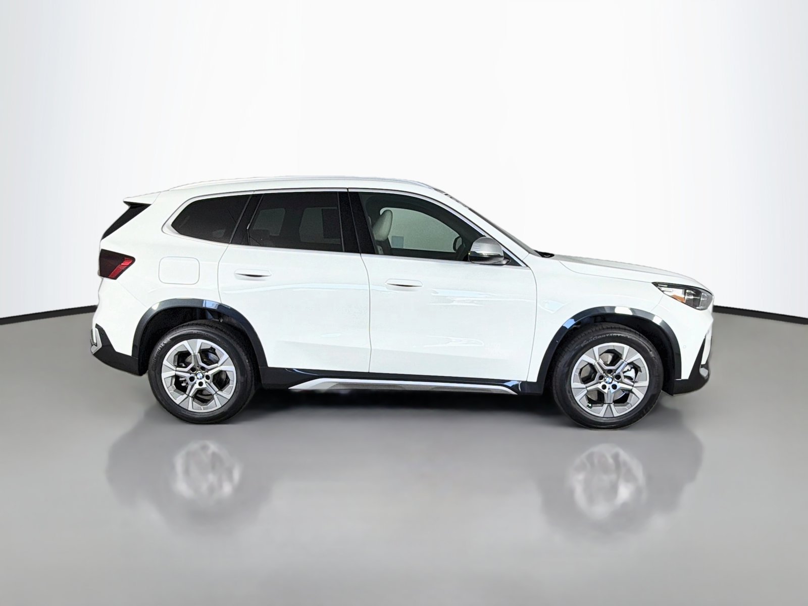 Certified 2023 BMW X1 xDrive28i w/ Convenience Package AWD/4WD image 8