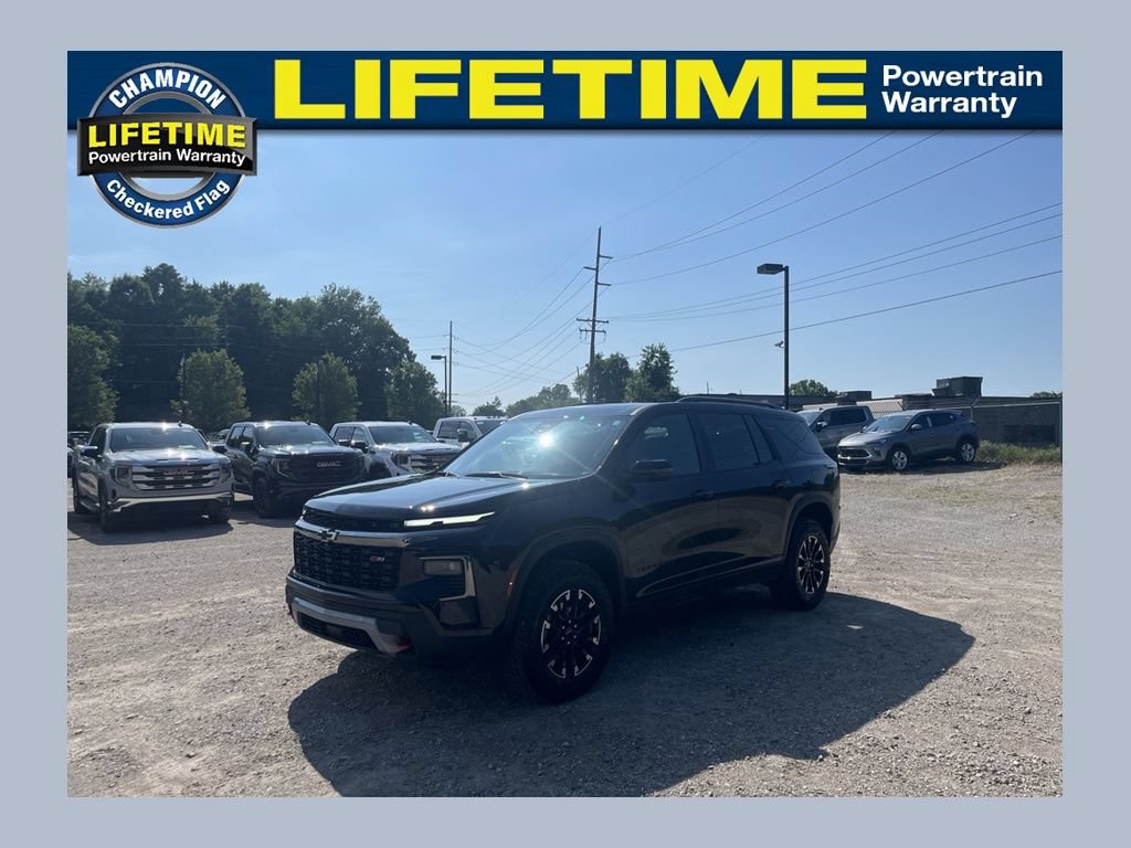 Used 2026 Chevrolet Traverse Z71 w/ LPO, Floor Liner Package AWD/4WD image 1