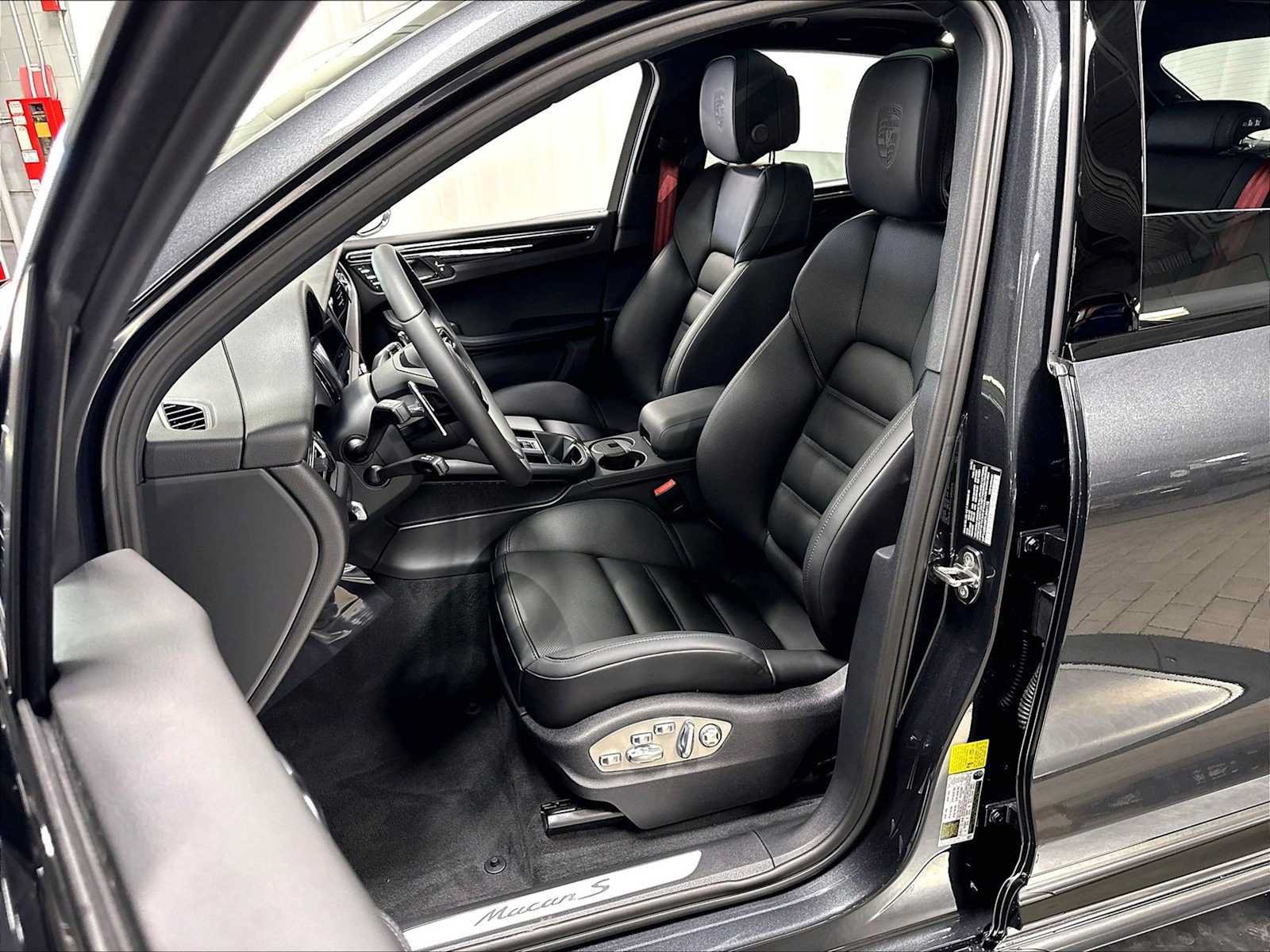 New 2026 Porsche Macan S AWD/4WD image 5