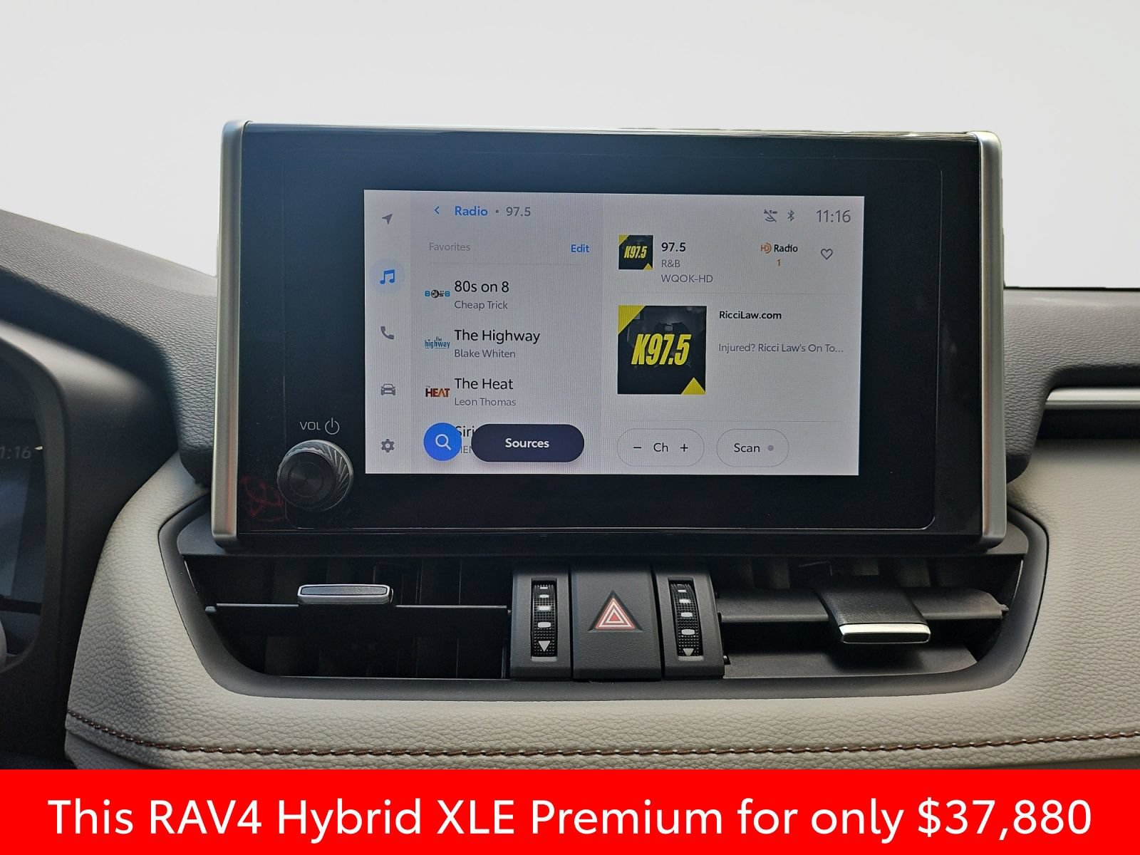 Used 2023 Toyota RAV4 XLE Premium AWD/4WD image 27