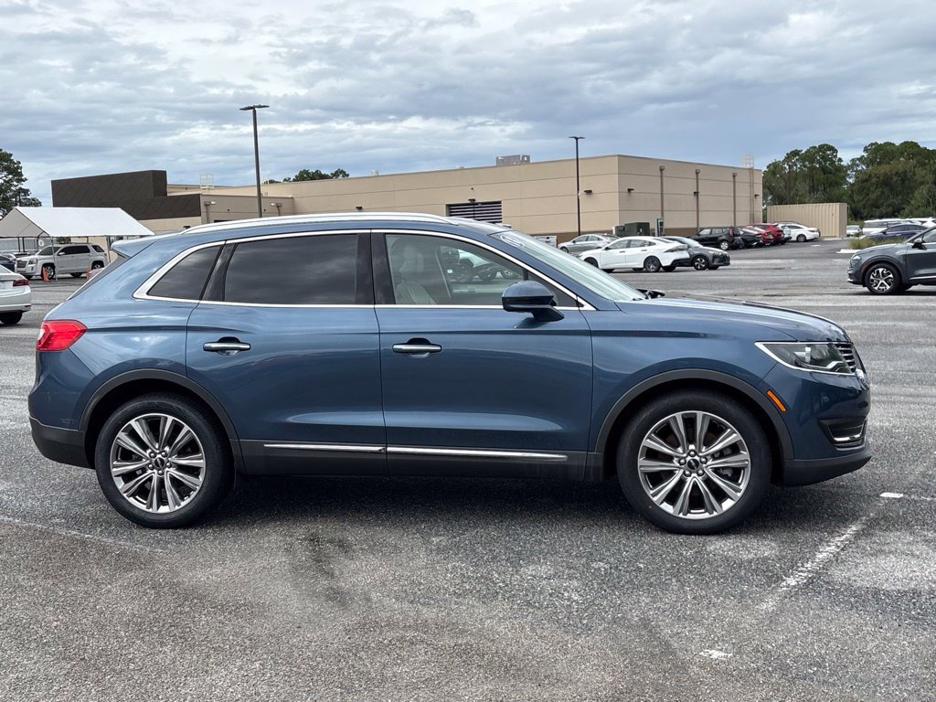 Used 2018 Lincoln MKX Reserve w/ Driver Assistance Package AWD/4WD image 12